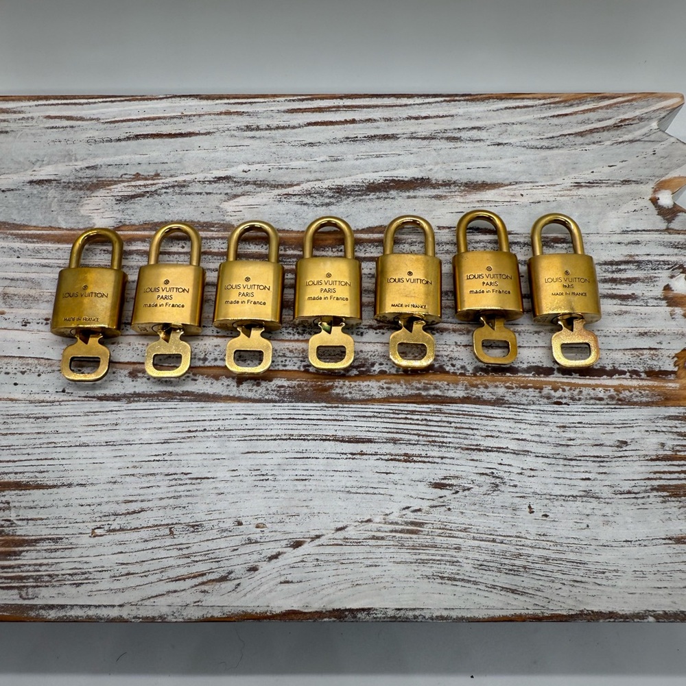 Authentic Louis Vuitton Vintage Padlock Lock & Key Set Brass 300 Series